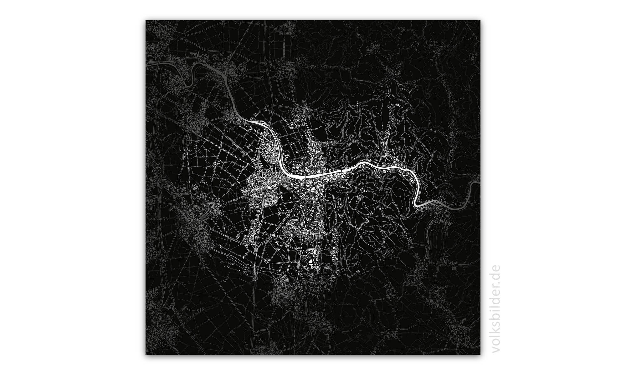 Ein quadratisches Wandbild. Es zeigt eine Karte vom Stadtgebiet von Heidelberg und der näheren Umgebung. Karteninhalte wie Straßen, Gebäude und Gewässer sind weiß dargestellt vor tiefschwarzem Hintergrund.